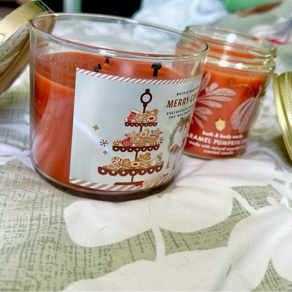 BBW Bath & Body Works Candle Bundle 3 Wick & Single Wick Merry Cookie & Pumpkin - Picture 4 of 5